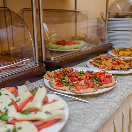 Ahg Donna Silvia Wellness Hotel Manerba del Garda Exteriér fotografie