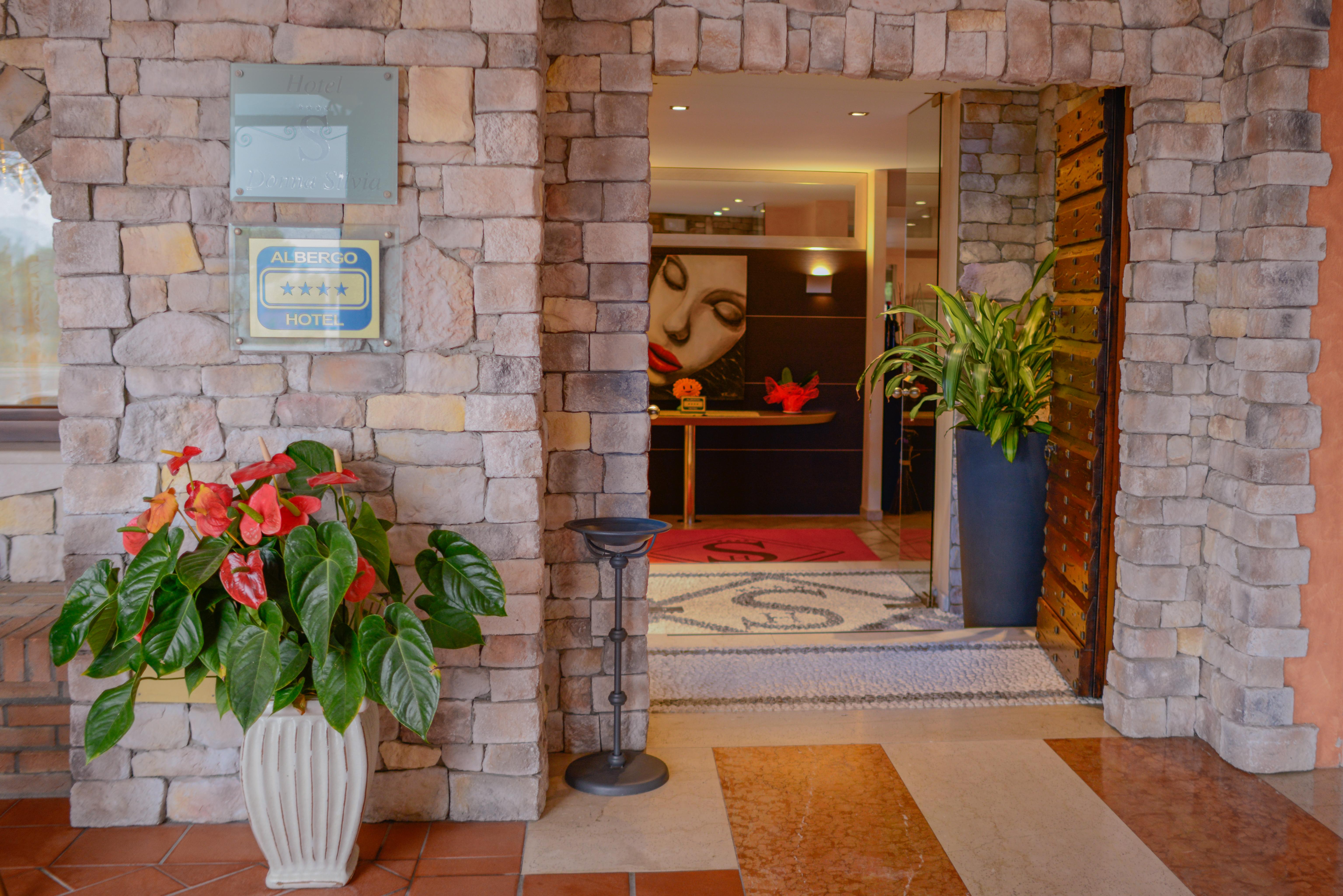Ahg Donna Silvia Wellness Hotel Manerba del Garda Exteriér fotografie