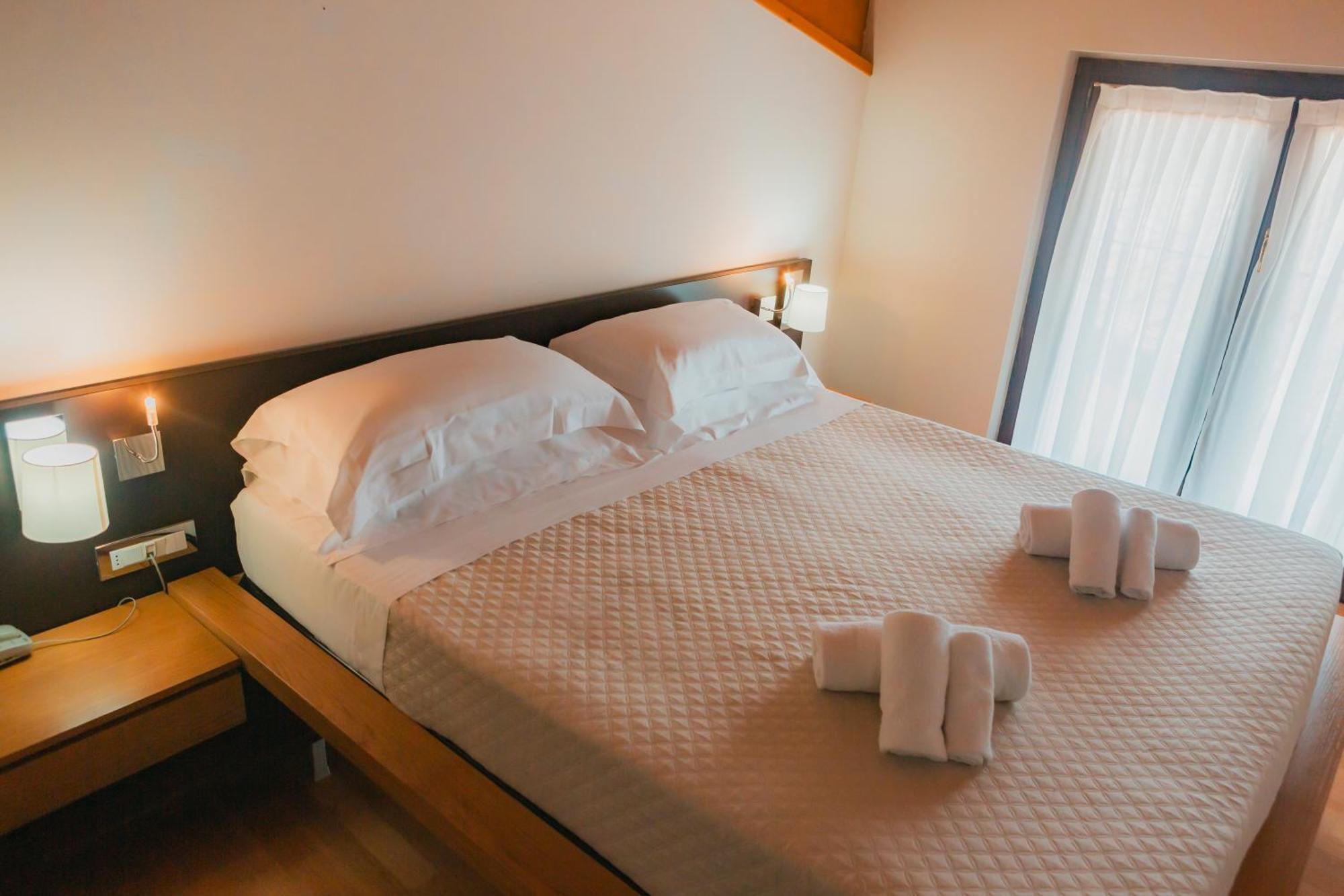 Ahg Donna Silvia Wellness Hotel Manerba del Garda Exteriér fotografie