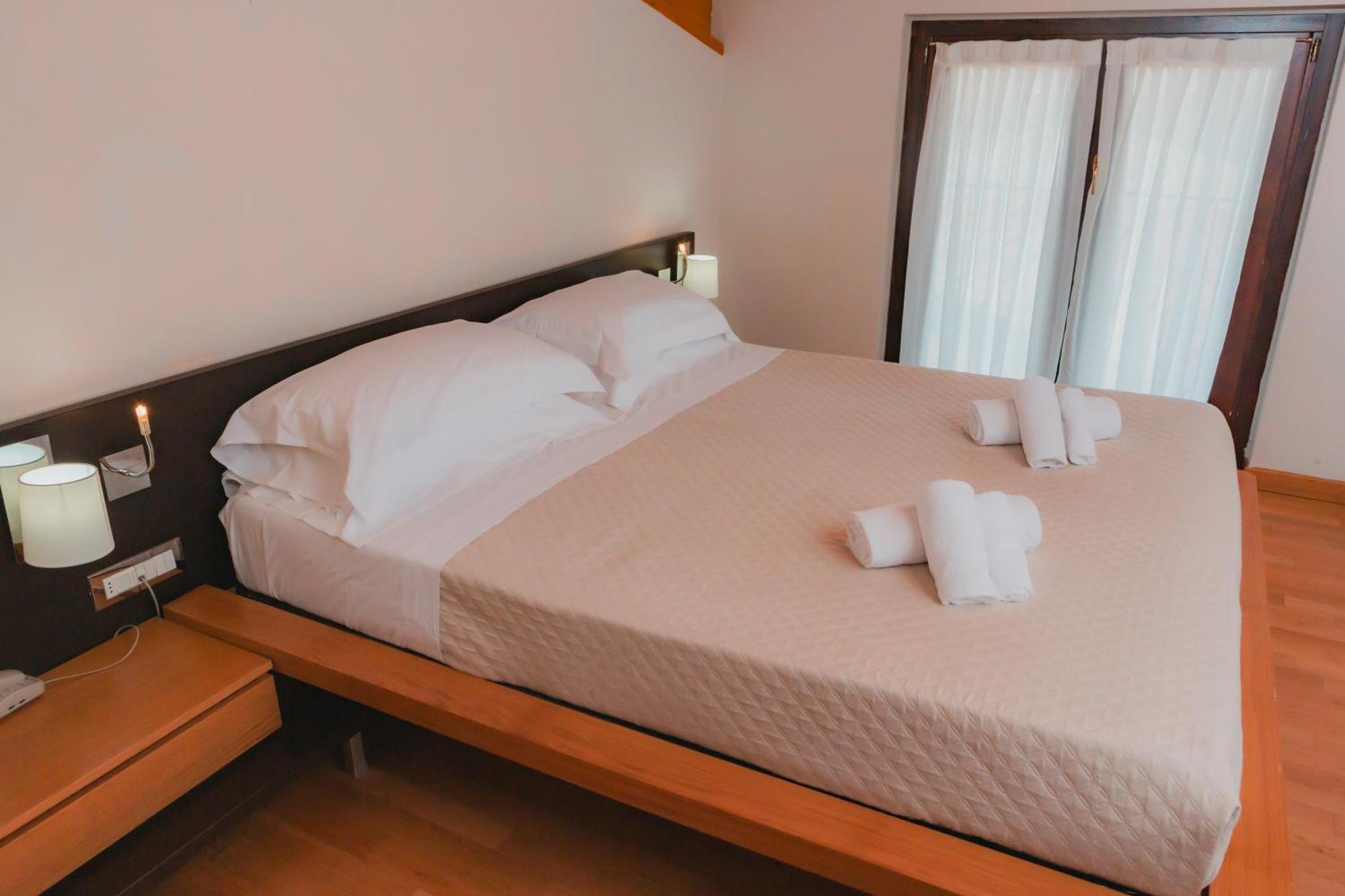 Ahg Donna Silvia Wellness Hotel Manerba del Garda Exteriér fotografie