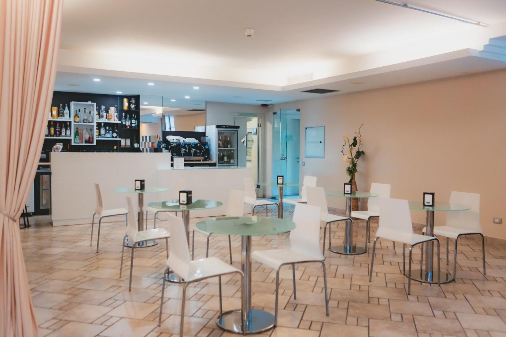 Ahg Donna Silvia Wellness Hotel Manerba del Garda Exteriér fotografie