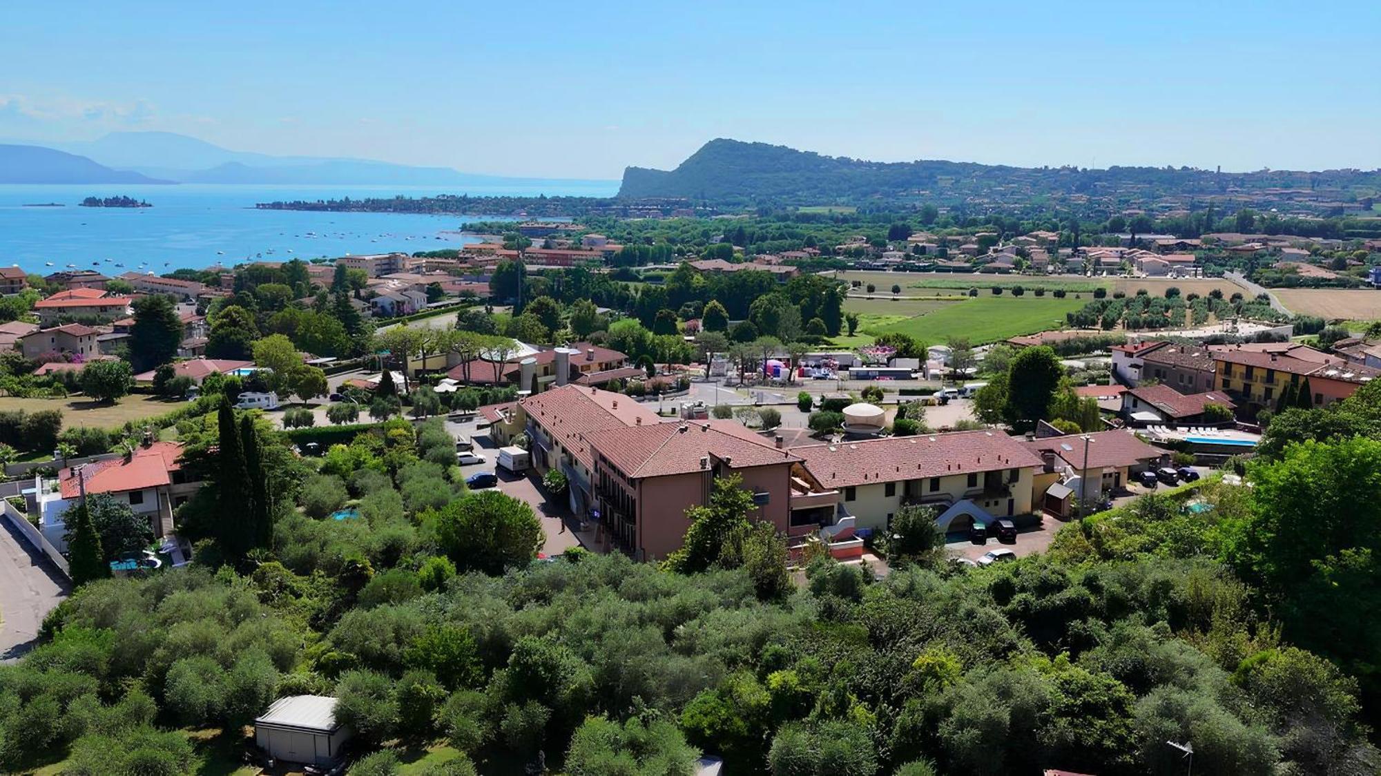 Ahg Donna Silvia Wellness Hotel Manerba del Garda Exteriér fotografie