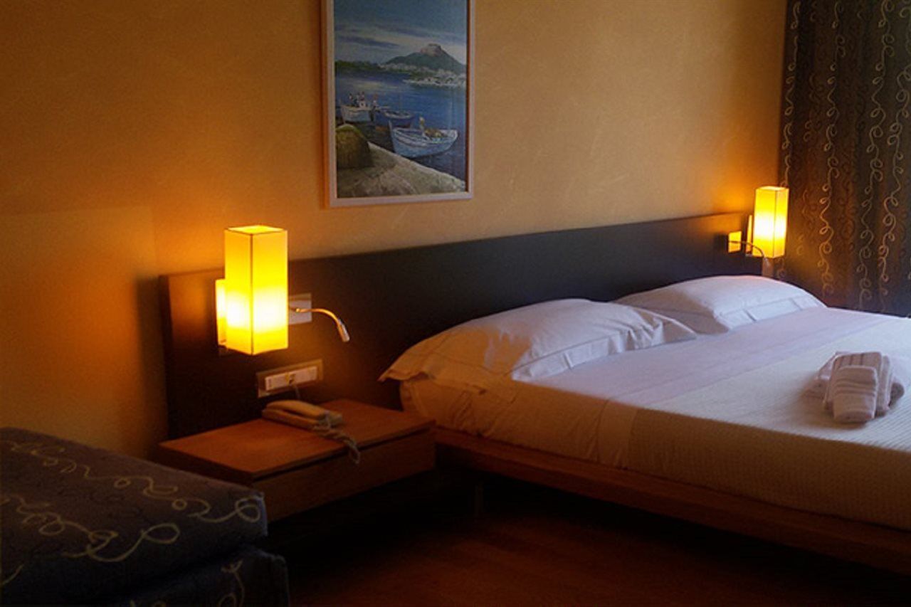Ahg Donna Silvia Wellness Hotel Manerba del Garda Exteriér fotografie
